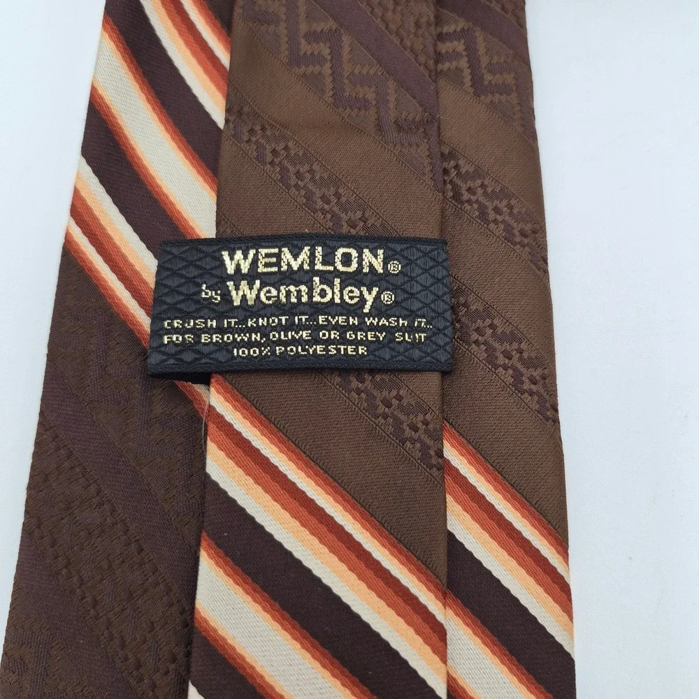 Wembley Wemlon Mens Tie Brown Orange Striped Geometric Vintage Polyester 4 Inch